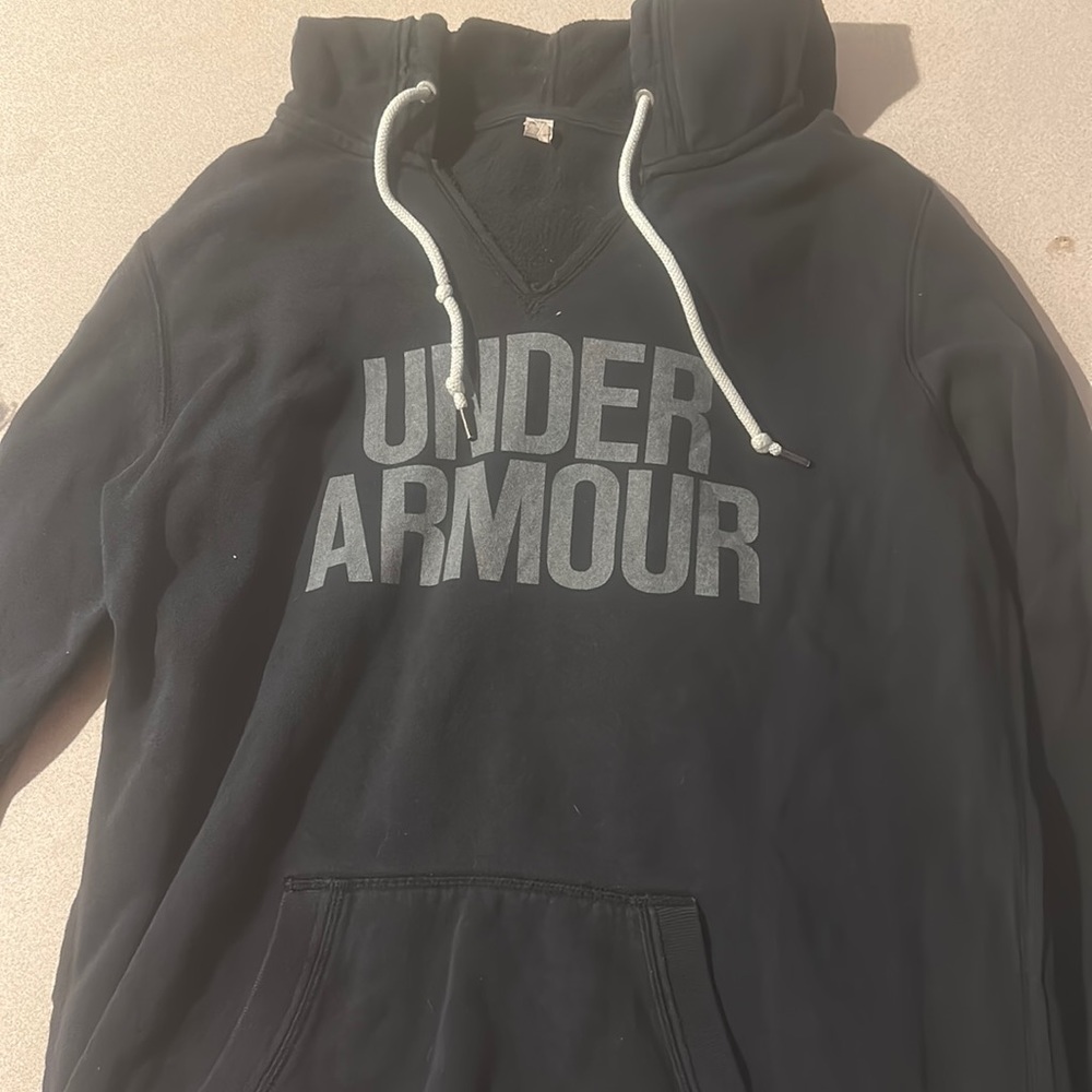 Under armour sweatshirt